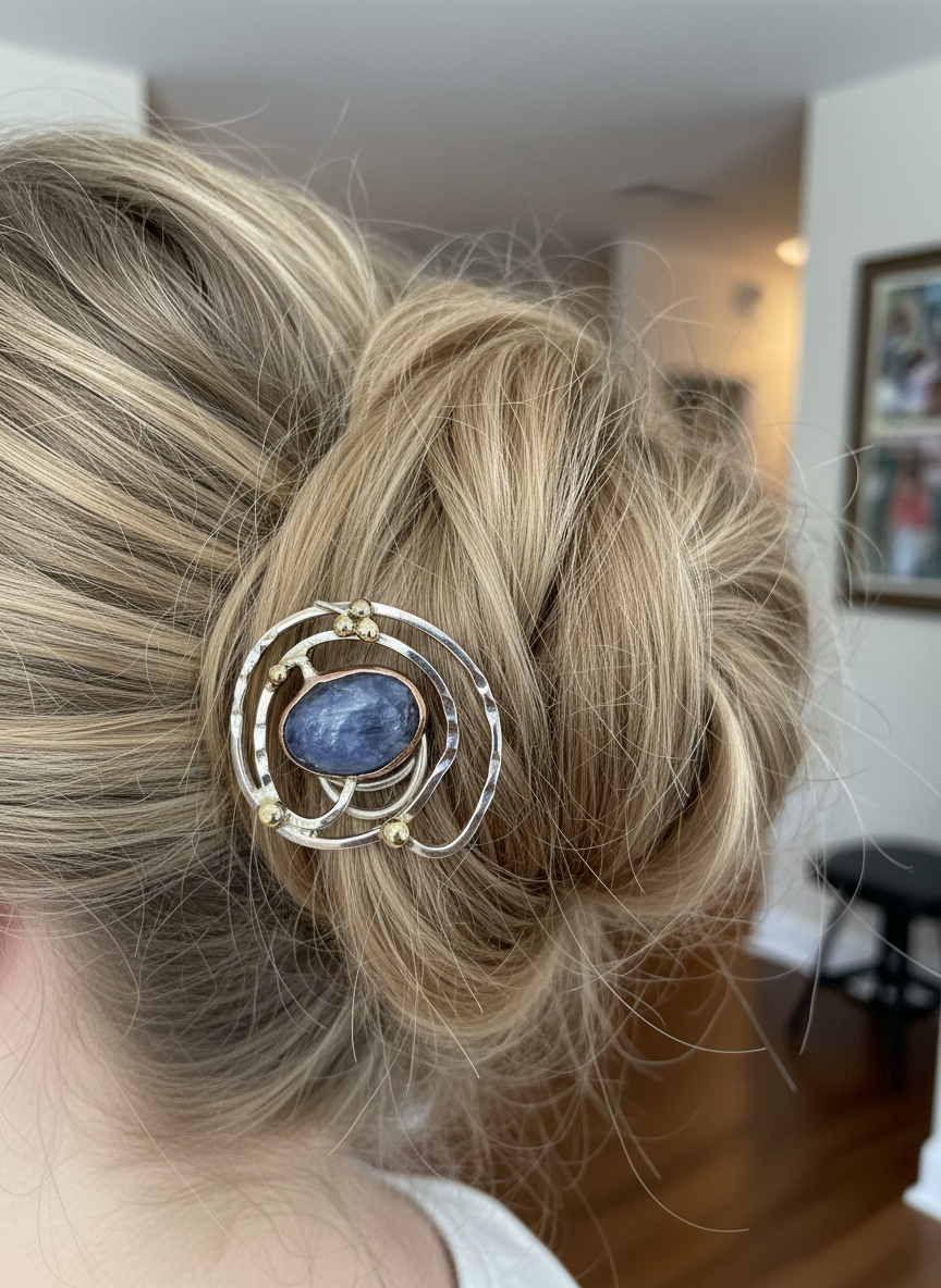 Large hair screw with blue sodalite stone